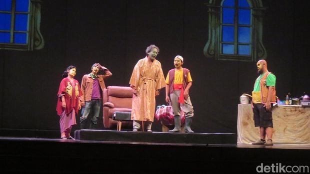 Teater Koma mengangkat kegelisahan dan keresahan petani dalam pementasan Bisul Semar di Concert Hall Taman Budaya Yogyakarta (TBY), Kota Jogja, Rabu (4/10/2023).