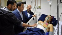Dilaporkan juga bahwa sekitar 120 orang lainnya mengalami luka-luka akibat serangan di Homs.  