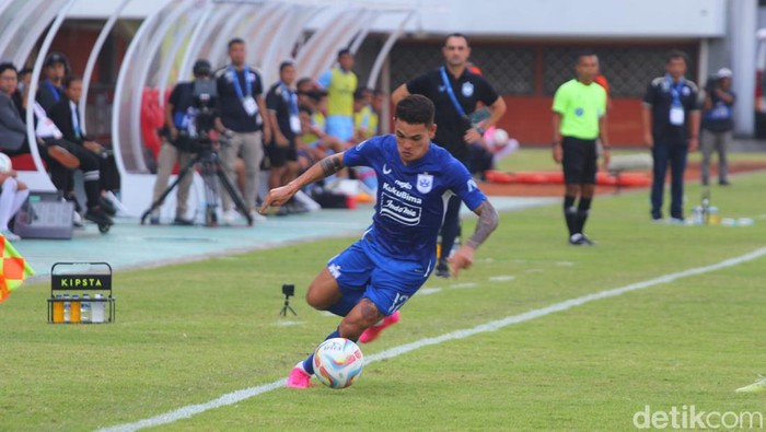Aksi winger PSIS Semarang Gali Freitas saat melawan RANS Nusantara di Stadion Maguwoharjo, Sleman, Jumat (6/10/2023).