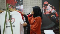 Official merchandise Motogp bisa didapatkan pada tanggal 4 s.d 8 Oktober 2023 di Booth official merchandise motogp pada Event Inacraft di Hall A, Jakarta Convention Center Senayan. Dapat juga dibeli di 10 Bright store mulai 10 Oktober.