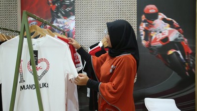 Berburu Merchandise MotoGP di Inacraft 2023