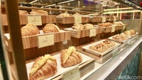 Untuk menunya sendiri, OH LA LA sebelumnya lebih fokus ke pastry dan kopi. Dulunya juga resto ini lebih ke arah coffee shop.