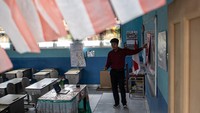 Para pelajar di kota akan menerapkan pembelajaran secara daring di rumah.  