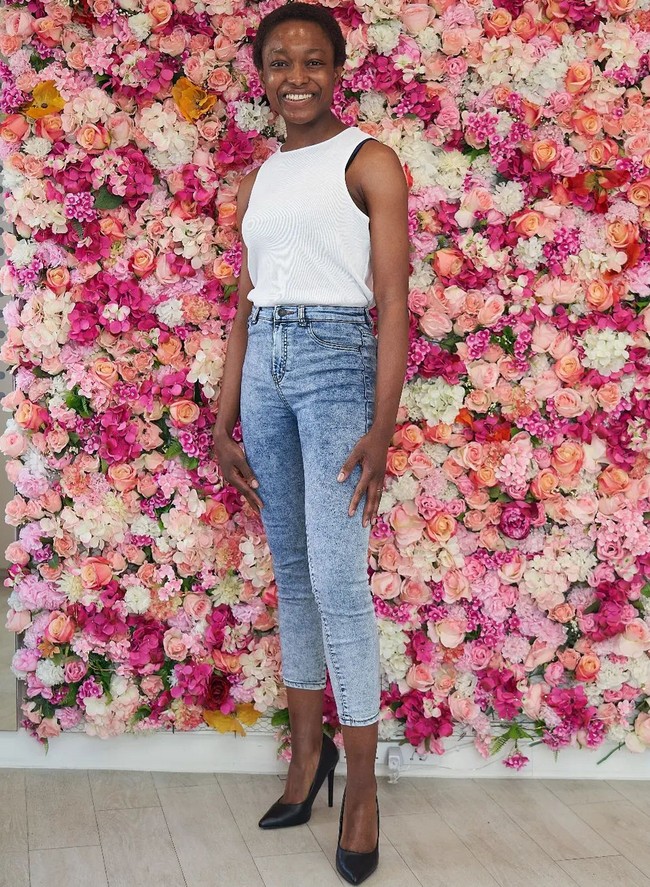 “Kami ingin melanjutkan kampanye kami untuk mempromosikan kecantikan yang realistis dan alami kepada generasi muda, ungkap Direktur Miss England Angie Beasley, seperti dikutip dari LAD Bible. Foto: Instagram/@missenglandlimited