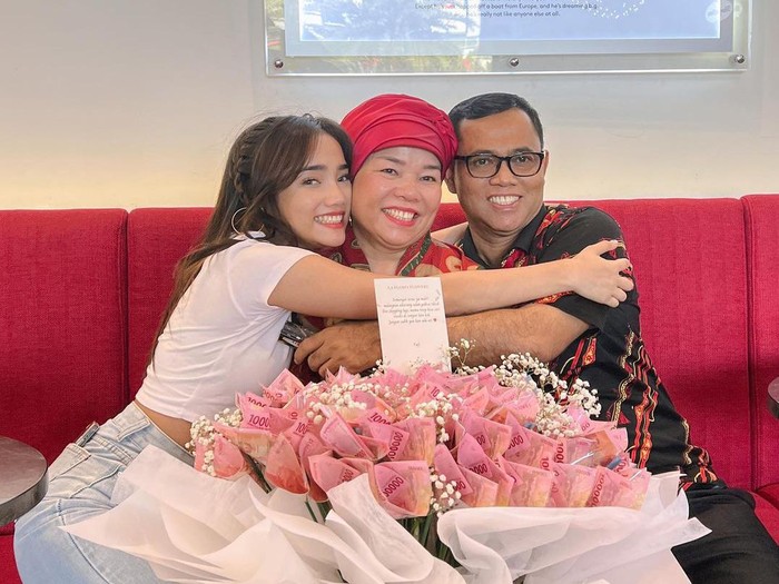 Fuji dalam media sosial miliknya.