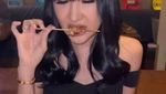 Gaya Makan Lucinta Luna yang Nyeleneh Sampai Makan Cantik
