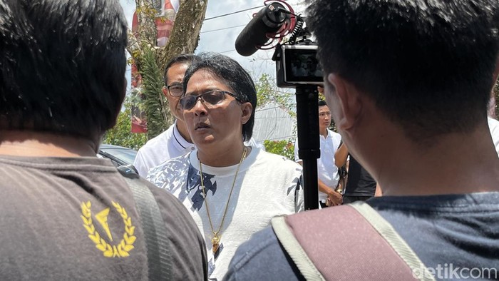 I Nyoman Giri Prasta, Bupati Badung saat diwawancarai di Kawasan Agro Tecno Park pada Jumat (6/10/2023). (Ni Kadek Restu Tresnawati)
