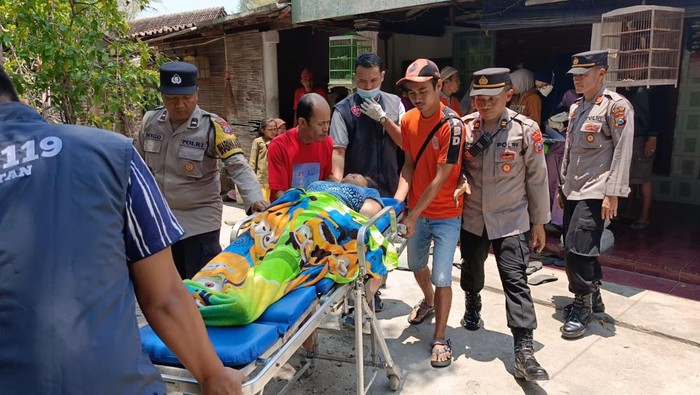 Ibu di Magetan dievakuasi usai melakukan percobaan bunuh diri
