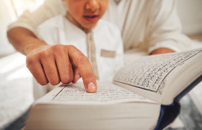 Ilustrasi Anak Cerebral Palsy Menghafal Al-Quran