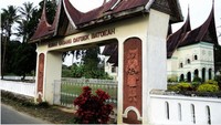 Gerbang rumah yang megah