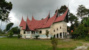 Ini Dia Rumah Gadang Beton Tertua Sedunia di Sumbar