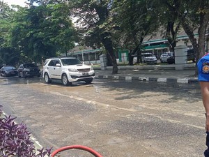 Jalan Dr Mansyur Penuh Tanah Usai Pembangunan Kolam Retensi, Bobby Geram