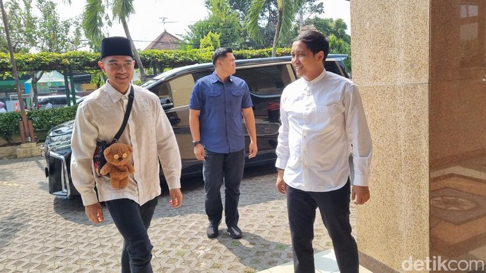 Kaesang Pangarep datangi kantor PP Muhammadiyah, Jogja, Jumat  (6/10/2023).