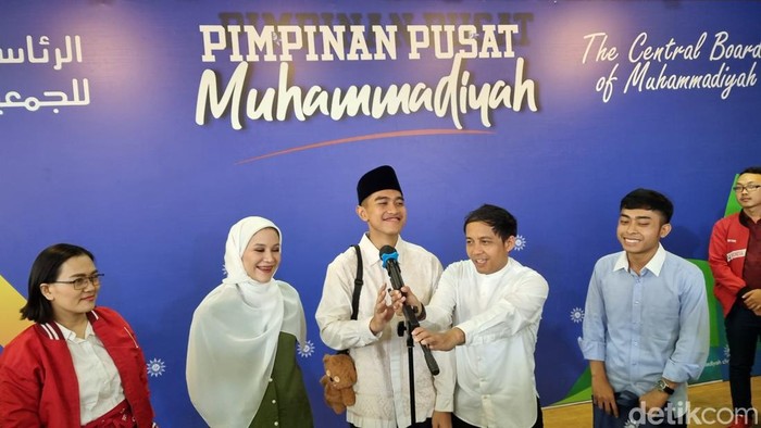Kaesang Pangarep usai bertemu Ketum PP Muhammadiyah di Jogja, Jumat (6/10/2023).