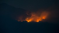 Menurut data Badan Penanggulangan Bencana Daerah (BPBD) Karanganyar kebakaran Gunung Lawu dari Ngawi Jawa Timur telah merembet ke wilayah Karanganyar yang hingga hari ini telah membakar sekitar 100 hektar lahan di 10 titik api kebakaran. 