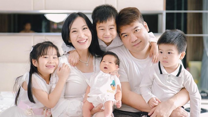 Louisse Scarlett family.