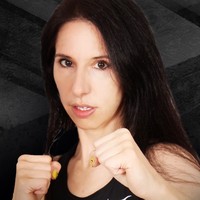 Penampakan seorang petarung wanita setelah pertandingan Bare Knuckle Fighting Championship (BKFC) baru-baru ini jadi viral. Wajah wanita tersebut terluka parah sampai tak dikenali. Sosoknya pun diperbincangkan karena ternyata ia merupakan petarung BKFC muslimah pertama. Foto: Instagram