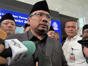 Umrah Backpacker Dilarang Atau Tidak? Begini Penjelasan Menag Yaqut