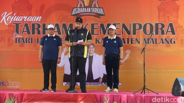menpora dito mmebuka kejuaraan tarkam di Malang