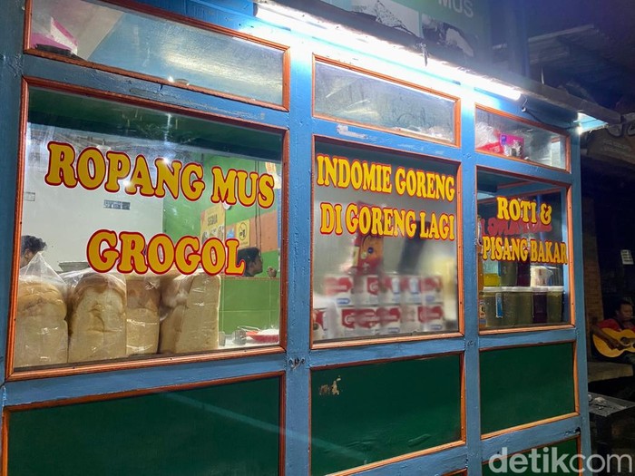 Nyicip Indomie Goreng yang Digoreng Lagi di Warkop Viral Nyicip Indomie Goreng yang Digoreng Lagi di Warkop Viral