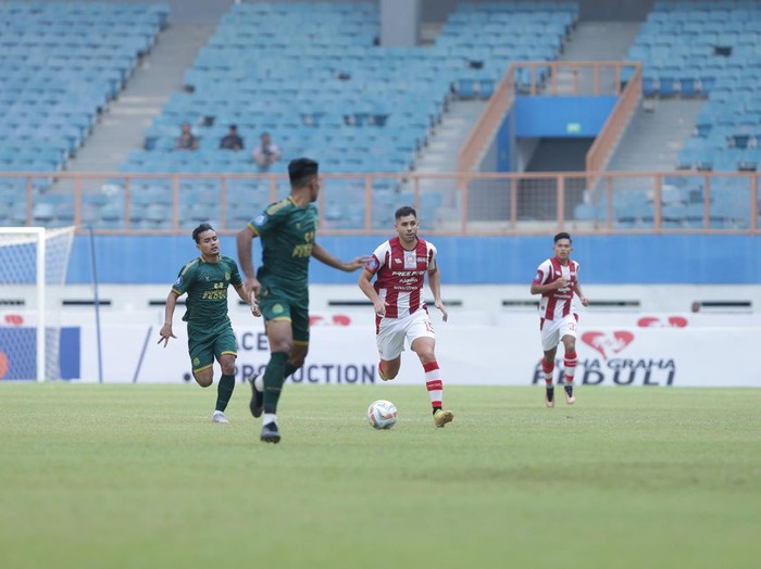 Laga Persikabo Vs Persis Solo di Stadion Wibawa Mukti Cikarang, Jawa Barat pada Jumat (6/10/2023)