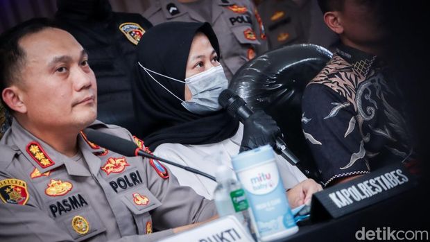 polisi rilis kasus pembunuhan Dini Sera Afrianti yang dilakukan anak anggota dpr ri fraksi pkb
