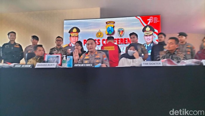 polisi rilis kasus pembunuhan Dini Sera Afrianti yang dilakukan anak anggota dpr ri fraksi pkb