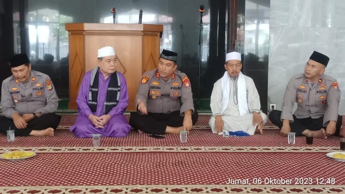 Polsek Pesanggrahan gelar Jumat Curhat di masjid