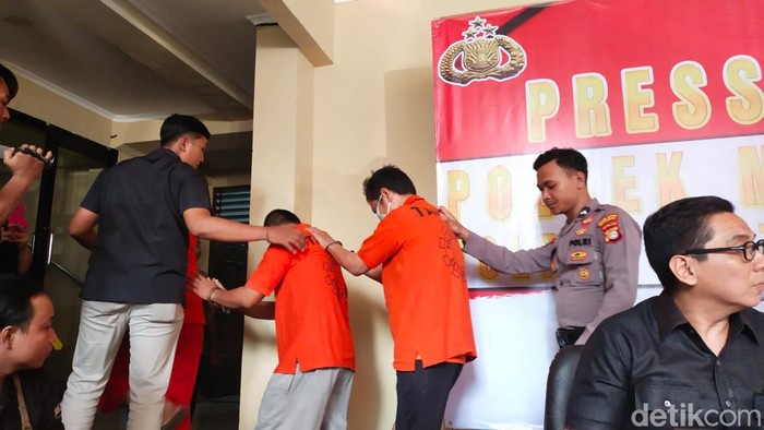 Polsek Setiabudi merilis kasus penggelapan mobil presenter Caren Delano