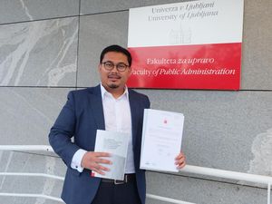 Kuliah di Dua Kampus Eropa, Dosen Universitas Jambi Jadi Lulusan S3 Tercepat