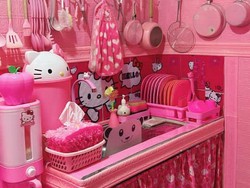 Potret Rumah Pink Serba Hello Kitty di Ciamis, Viral Dinyinyirin Netizen