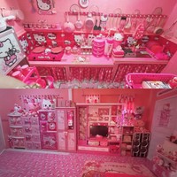 Tika bingung mendapatkan cibiran karena hobinya yang suka dengan Hello Kitty. Apalagi suami sangat mendukung sekali, tapi kenapa komenan kalian seakan-akan menjelekan rumah ku dengan kata-kata pusing lihatnya dll. Selera kita beda padahal apakah saya tidak boleh punya kesukaan dan hobi, saut Tika. Foto: Dok. pribadi Tika Septiani.