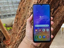 Unboxing Galaxy A05, HP Samsung Harga Rp 1 Jutaan