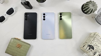Samsung Galaxy A05s hadir dalam tiga varian warna Black, Silver dan Light Green. Foto: Adi Fida Rahman/detikINET