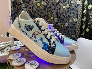 Siswa SMK Jogja Bikin Sneakers Batik Nusantara, Motif Jawa Barat hingga Papua