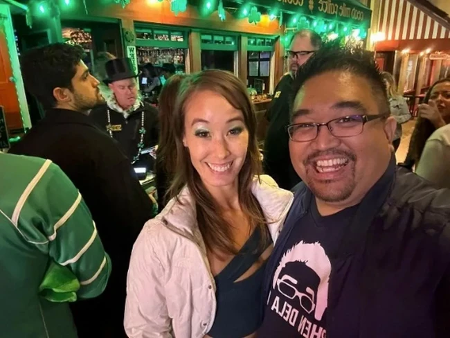 Pasangan ini jadi kontroversi karena kehidupan keduanya dinilai kontras. Sang suami Stephen Dela Cruz dekat dengan tuhan dan menjadi seorang pendeta. Sementara itu, Christy Love, si istri yang berprofesi sebagai bintang dewasa. Foto: dok. Instagram/@stephen_delacruz