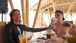 Serunya YouTuber Steven Kurniawan Makan Seafood hingga Dinner di Bawah Laut