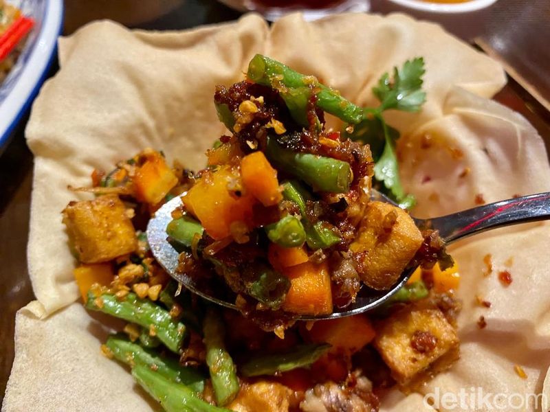 Suck My Duck : Gurih Nampol! Bebek Panggang Halal dan Mie Bebek ala Hong Kong
