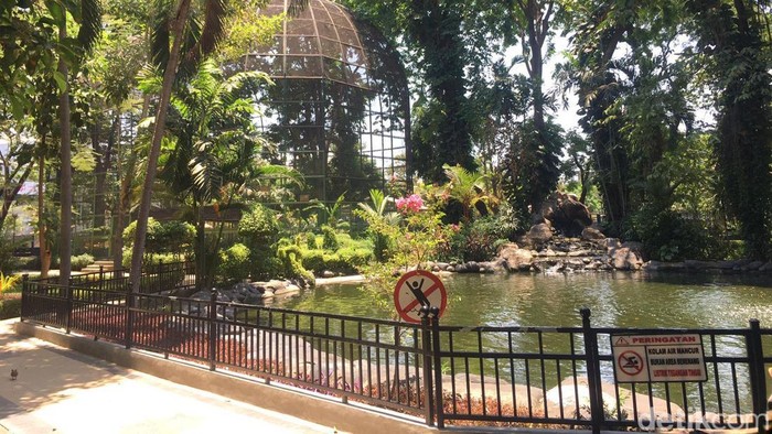 Taman Flora Surabaya