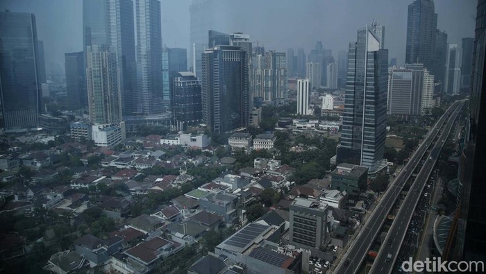 Paparan polusi udara diketahui bisa menimbulkan masalah kesehatan yang serius. Selain bisa buruk untuk paru-paru, polusi udara juga meningkatkan risiko stroke.