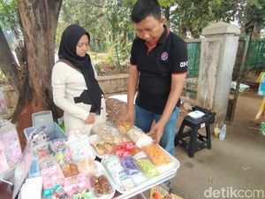 Aipda Rully Penderita Ablasio Retina Nyambi Jualan Kue demi Menyambung Hidup