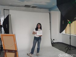 Aksi 100 Siswi Cantik di Markas RRQ