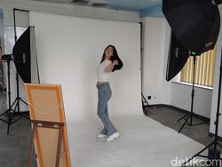 Aksi 100 Siswi Cantik di Markas RRQ