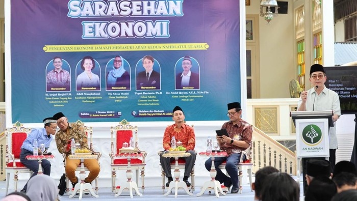 Arsjad Rasjid Apresiasi Visi Penguatan dan Pemberdayaan Ekonomi NU Arsjad Rasjid saat sarasehan ekonomi bertema Penguatan Ekonomi Jemaah Memasuki Abad Kedua Nahdlatul Ulama yang digelar Lembaga Penguatan Ekonomi NU di Pondok Pesantren An-Nadwah, Krapyak, Yogyakarta, Sabtu (7/10/2023).