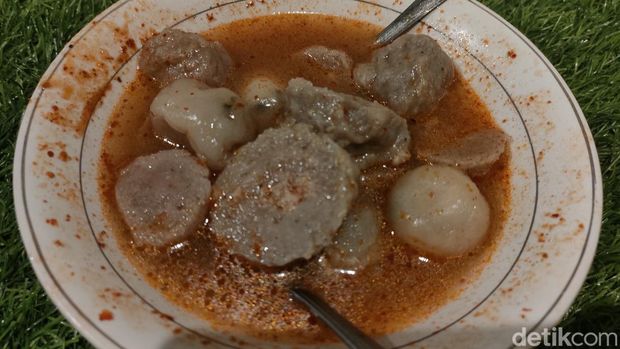 Bakso Aci Si Ceuceu Garut yang eksis sejak 2002 Bakso Aci Si Ceuceu Garut yang eksis sejak 2002
