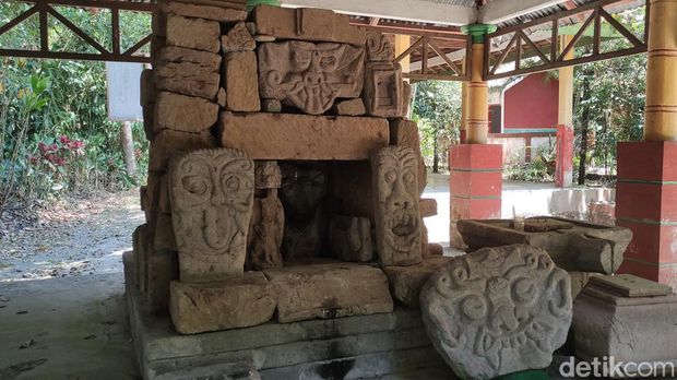 Candi Asu di Bandungan Semarang.