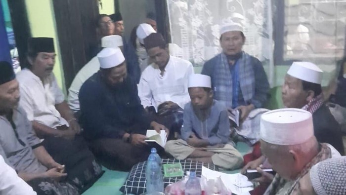 Doa bersama relawan Gibran agar gugatan usia capres-cawapres dikabulkan MK