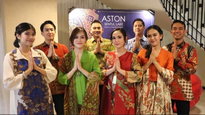 Fashion Show Batik Aston Sentul