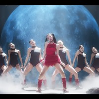 YG Entertainment juga merilis video dance performance Jennie BLACKPINK menarikan koreografi You & Me bersama para dancer. Foto: dok. YG Entertainment