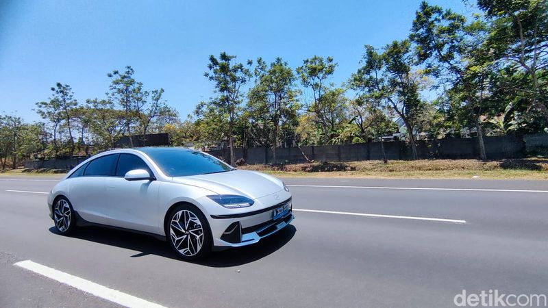 Hyundai Ioniq 6.
